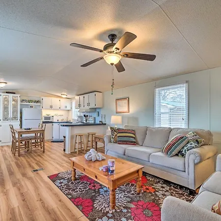 Peaceful Supply House About 2 Mi To Holden Beach!